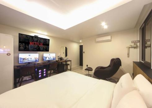The Stone Bridge Hotel Sasang Busan Exterior photo