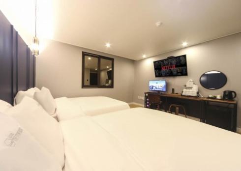The Stone Bridge Hotel Sasang Busan Exterior photo